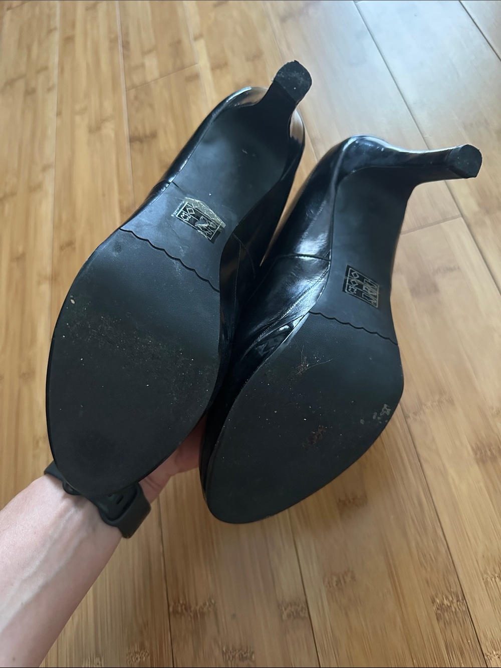 Moda Spana Black Patent Leather Round-Toe Pumps - Picture 2 of 3